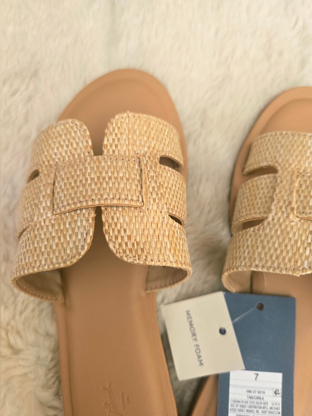NWT! Universal Thread, Carla Sandals with Memory Foam Insole, Tan, Size 7 - Picture 9 of 13